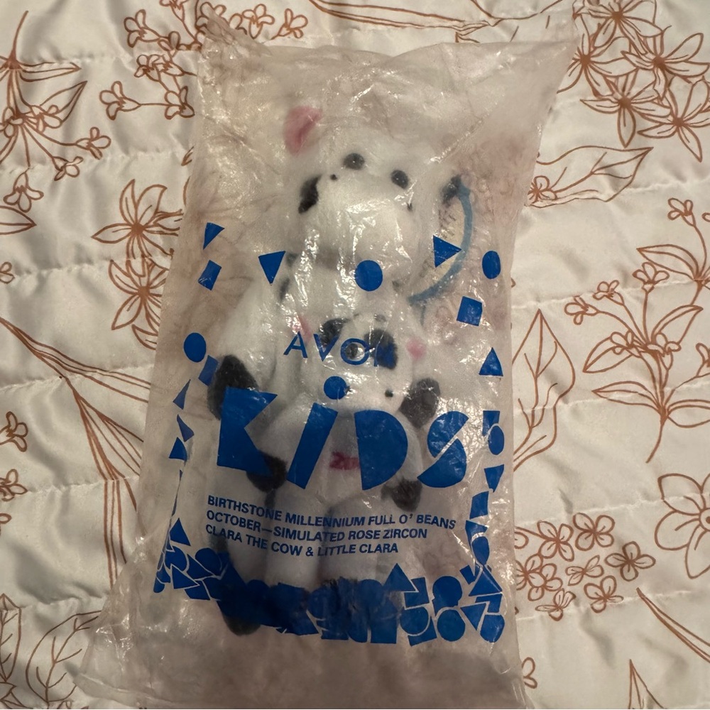 VINTAGE AVON Full O' Beans October Birthstone Clara The Cow/Little Clara Plush